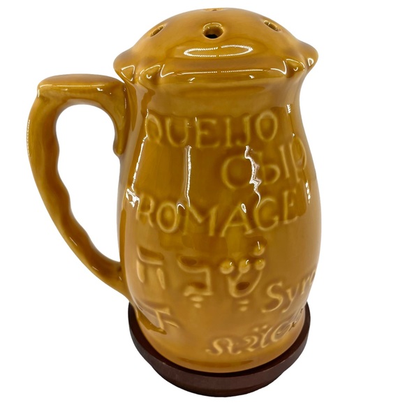 Vintage Ceramic Grated Cheese Shaker w/ Cheese Spelt Internationally in Mustard - Picture 3 of 9